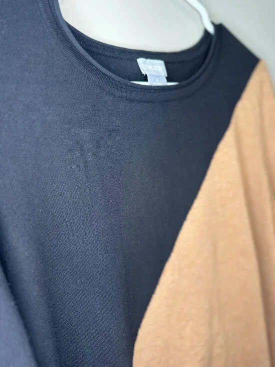 Chico's Women's Asymmetrical Block Sweater Size 2 Flowy - Picture 2 of 6